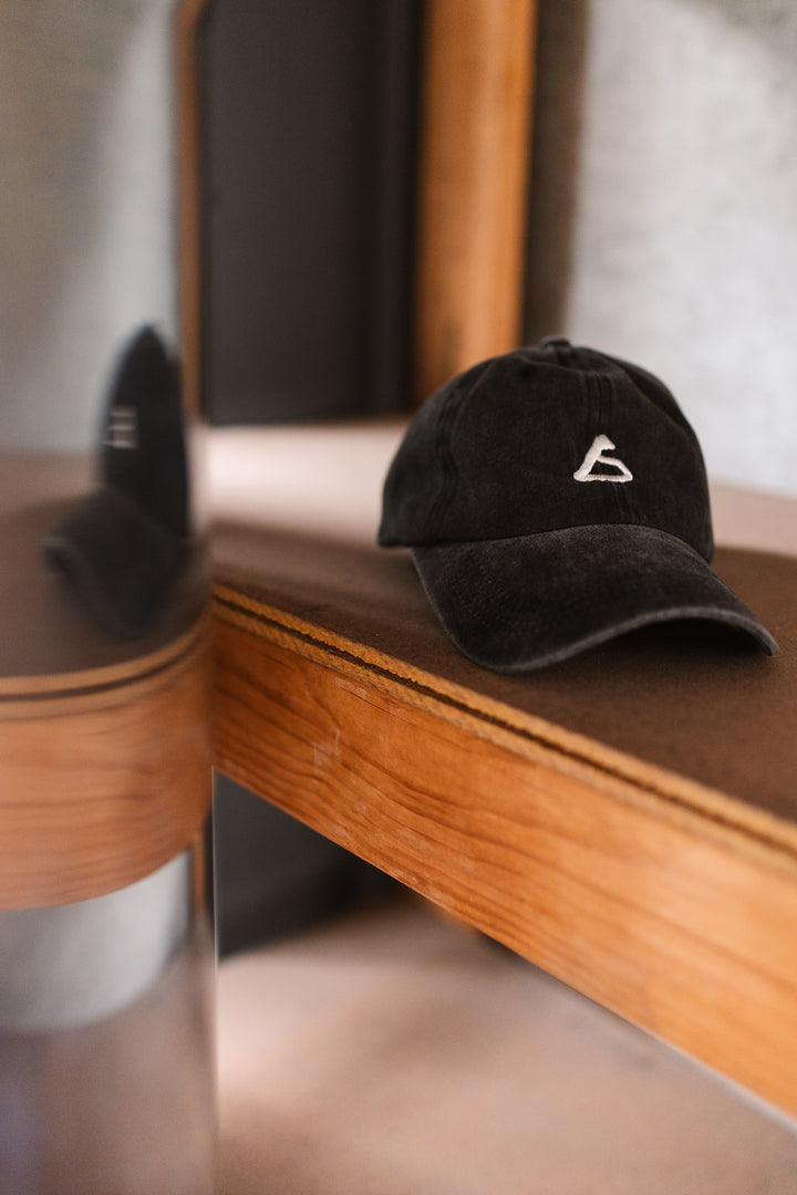 Classic washed LS Logo Cap Red